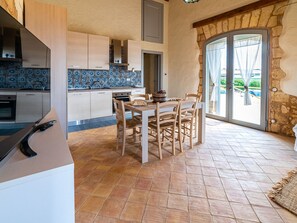 Private kitchen - Zwei Einheiten, Luxus, Schwimmbad, Gemüsegarten by Interhome (Menfi)