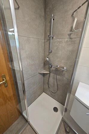 Towels - Komfortable Ferienwohnung in Werdum by Interhome (Bensersiel)