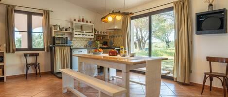 Réfrigérateur, four, lave-vaisselle