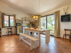 Fridge, oven, dishwasher, cookware/dishes/utensils - Villa Sae Grecu in Orosei by Interhome (Cala Liberotto)