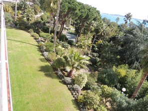 Property grounds - Studio Vue mer standing proche Cannes by Interhome (Golfe Juan)