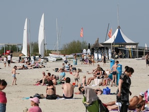 Beach - Modernes Ferienhaus mit Sauna und Whirlpool by Interhome (Makkum)