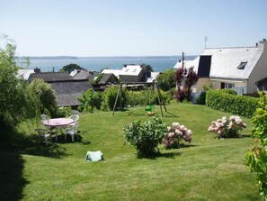 Outdoor dining - Gîte de la pointe by Interhome (Plougastel-Daoulas)
