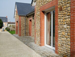 Exterior detail - "Le Rayon Vert" mit Jacuzzi by Interhome (Saint-Pair-sur-Mer)