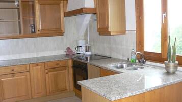 Refrigerador, microondas, horno y lavavajillas