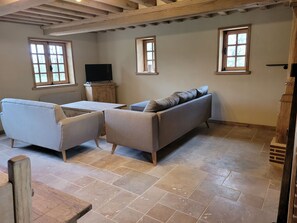 Living area - Renoviertes Ferienhaus in der Nähe von Cabourg-Deauville-Lisieux by Interhome (Cambremer)