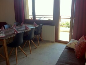 Dining - Bat. vers la croix by Interhome (Crans-Montana)