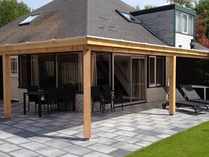 Outdoor dining - Gemütliche Hütte by Interhome (Stavenisse)