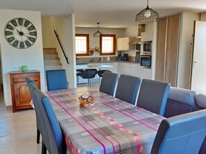 Dining - Lou Pitchot Maximénet Le cerf by Interhome (Buis-les-Baronnies)
