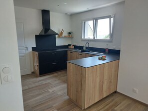 Réfrigérateur, micro-ondes, four, lave-vaisselle