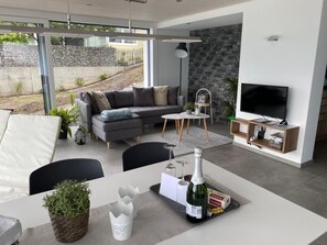 TV - Gemütliche Apartment by Interhome (Krattigen)