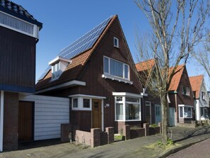 Exterior - mit Terrasse by Interhome (Egmond aan Zee)