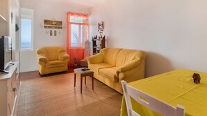 Living area - Wohnung mit Balkon und Aussicht in São Martinho by Interhome (Madeira/Funchal)