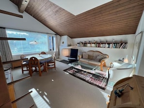 TV - Chesa Arettas by Interhome (Bever)