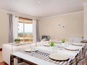 Dining - Meerblick First Line mit 2 Pools 1 by Interhome (Ovar / Praia de Esmoriz)