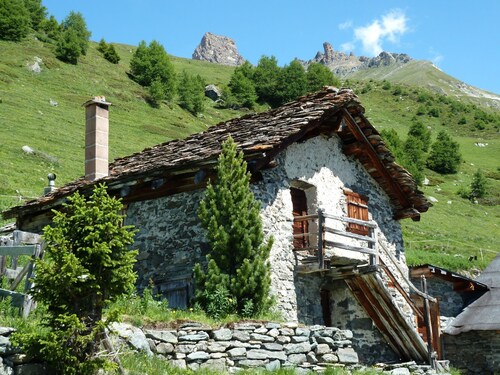 Typische Wohnung Le Ver Luisant. Val d'Hérens by Interhome