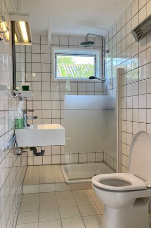 Bathroom - 140 Madelief by Interhome (Anjum)