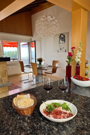 Dining - Helle und moderne Dachwohnung by Interhome (Aminona)