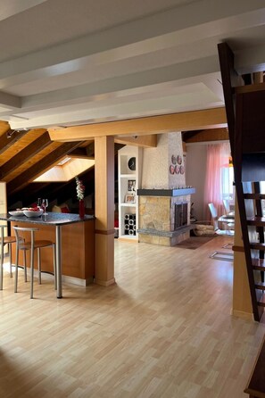 Interior - Helle und moderne Dachwohnung by Interhome (Aminona)