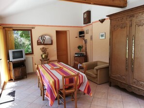 TV, DVD player - Schönes Haus Isigny für 6 Personen by Interhome (Isigny-sur-Mer)