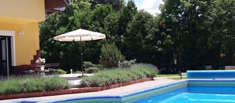 Große Ferienwohnung Hannabella mit Schwimmbad by Interhome