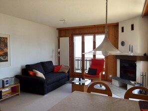 TV, fireplace - Fewo mit Blick auf die Berge by Interhome (Veysonnaz)