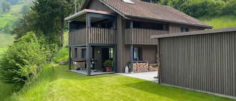 المنشأة من الخارج