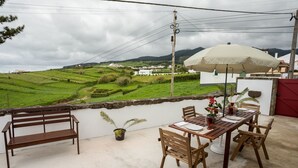 Outdoor dining - Tradicampo Öko-Landhäuser, Casa do Arco by Interhome (Algarvia)
