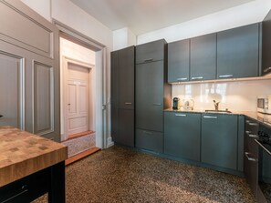 Réfrigérateur, micro-ondes, four, lave-vaisselle