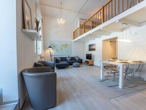 TV - Loft Apartment "James" Höhematte by Interhome (Interlaken)