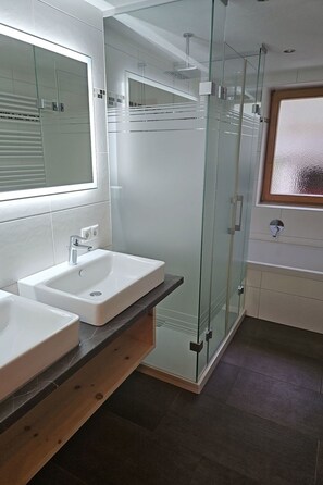 Bathroom - Kröller by Interhome (Fügen)