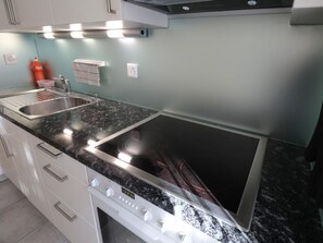 Fridge, microwave, oven, dishwasher - Siesta 3,5-Zimmer-Wohnung by Interhome (Leukerbad)