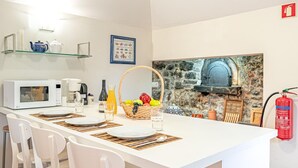 Unclassified image, 5 of 26, button - Historische Quinta Vista Mar in Arco T3 by Interhome (Arco da Calheta)