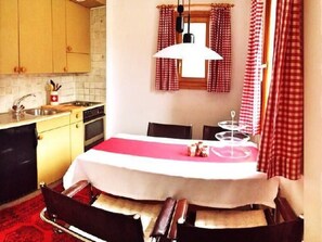 Fridge, oven, cookware/dishes/utensils