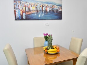 Dining - mit privatem Parkplatz by Interhome (Gradac)