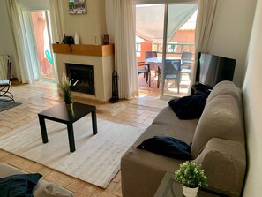 Fernseher, Kamin