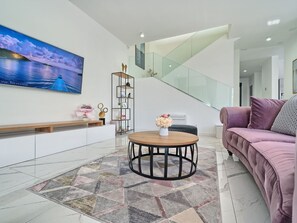 TV - Villa Celestial by Interhome (Podstrana)
