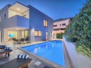 A heated pool - Villa Celestial by Interhome (Podstrana)