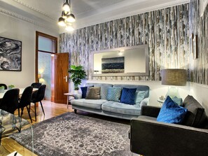 Living area - António Pedro by Interhome (Lisbon)