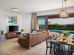 TV, fireplace - Villa "Cvita" mit eigenem Pool by Interhome (Kaštel Novi)