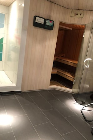 Sauna - Luxuswohnung mit direktem Zugang zur Skipiste by Interhome (Flims)
