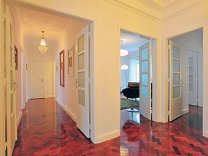Interior - Liverpool Antic by Interhome (Lisbon)