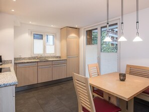 Dining - Top Ferienwohnung Pollux für 4-5 Personen by Interhome (Zermatt)