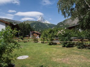 Property grounds - Top Ferienwohnung Dom (SkiIn/SkiOut) by Interhome (Zermatt)