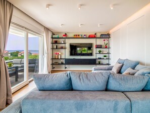TV - Villa Olea- Pool, Grill, Nähe Flughafen Split by Interhome (Kaštel Sućurac)