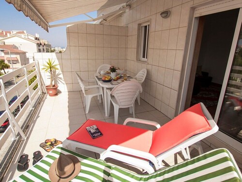 Erholung am Meer mit kostenlosem Privatparkplatz by Interhome