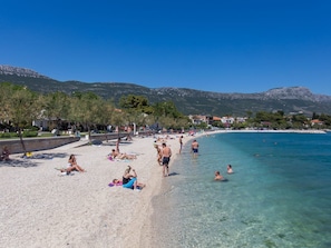 Beach - Moderne ap. 2 mit Pool und Grill in der Nähe von Split und Trogir by Interhome (Kaštel Lukšić)
