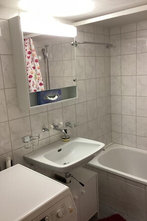 Towels - Mannried 2 1/2-Zimmerwohnung "Rustikal" by Interhome (Zweisimmen)