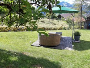 Property grounds - Mannried 2 1/2-Zimmerwohnung "Rustikal" by Interhome (Zweisimmen)