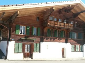 Exterior - Mannried 2 1/2-Zimmerwohnung "Rustikal" by Interhome (Zweisimmen)